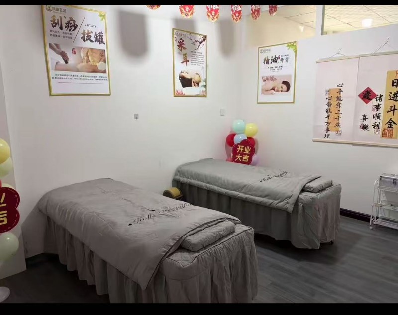 老板家有急事，营业中足疗店铺转让，可单租门市，也可全部接手，房租性价比高，店内设（第 2 张）