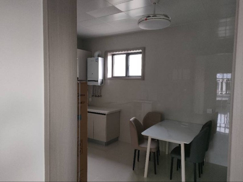 歌乐山饭店附近往北胡同，自建房三室二厅二卫家具家电齐全，月租1000元（第 2 张）