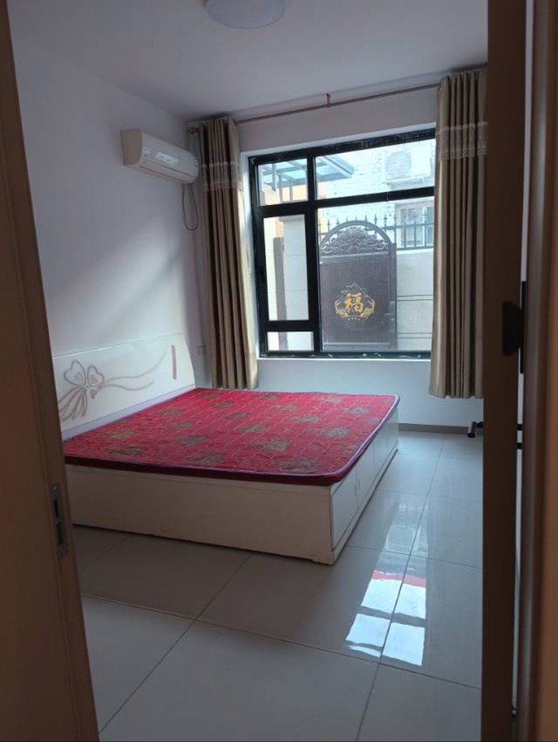 出租新建住房
独门独院
二室二厅一厨一卫，家电齐全，领包入住（第 3 张）