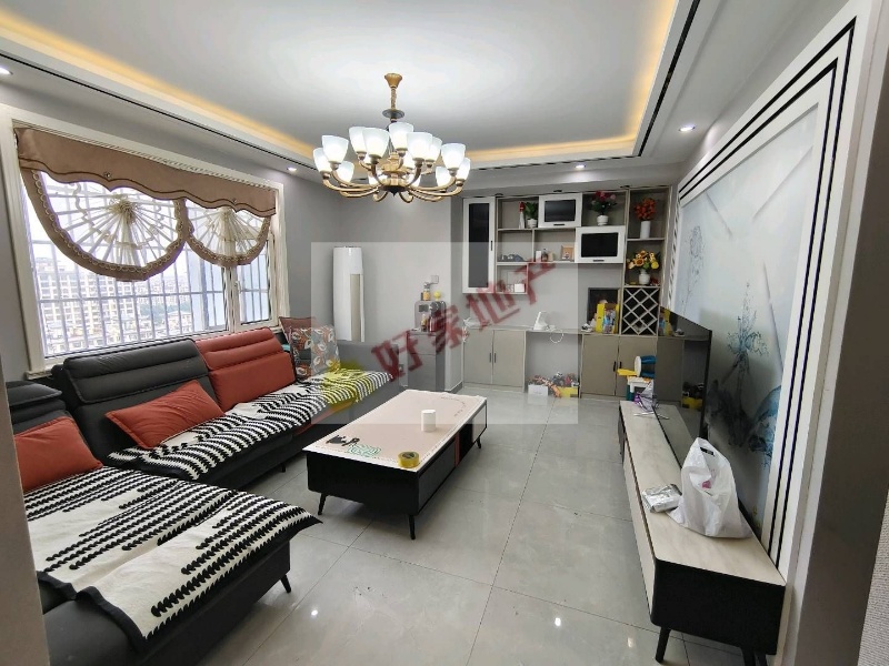 【出售】
💥龙城国际82平精装两居好户型
💥首付10万带家具家电实验三小（第 1 张）