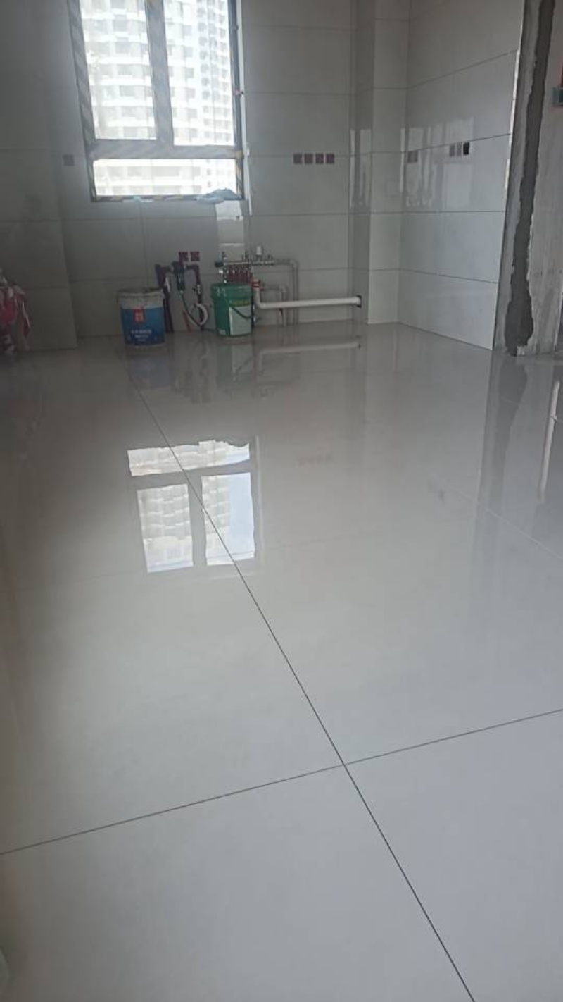 本人专业贴瓷砖，承接各种高中端室内贴砖。经验丰富，认真负责有耐心，价格合理。欢迎（第 2 张）