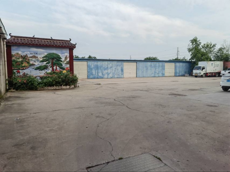 旺铺出租：临街商铺五间四层楼房带院子整体出租。可投资养老院，宾馆，办学机构，单位（第 1 张）