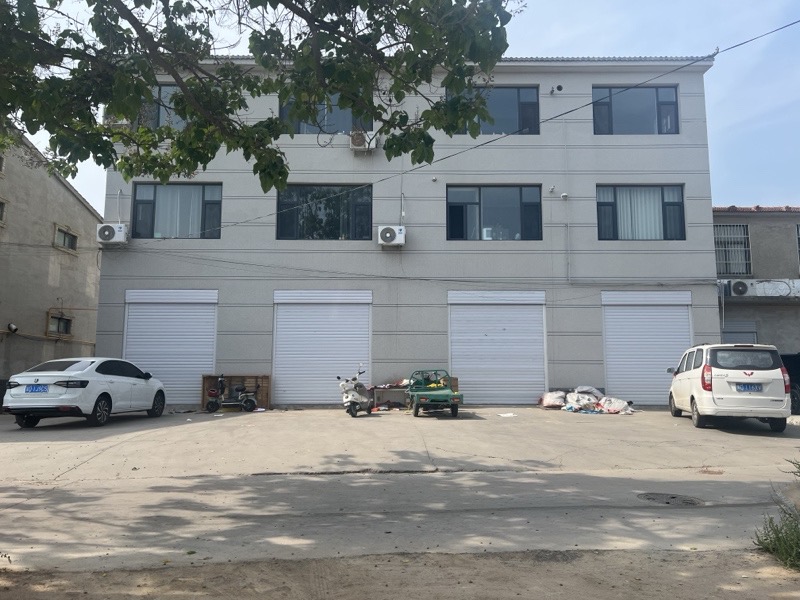 出租。260平仓库，二楼三室两厅两卫，有天然气壁挂炉地暖，临街停车方便。（第 2 张）