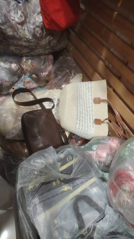 高价收购书包积压品，货底子，不结手工费的，样子包，成批散货都要，微信同步，（第 1 张）