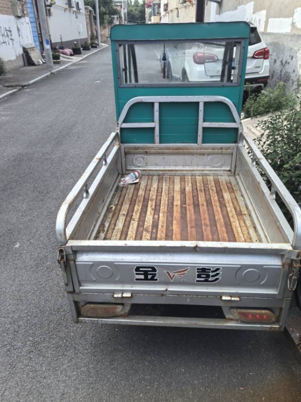 卖一辆闲置三轮车带车篓，
车兜1.5米，4块电瓶，45电瓶，能正常行驶1200不（第 3 张）
