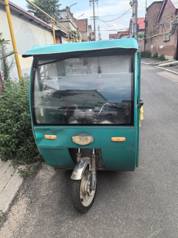 卖一辆闲置三轮车带车篓，
车兜1.5米，4块电瓶，45电瓶，能正常行驶1200不（第 2 张）