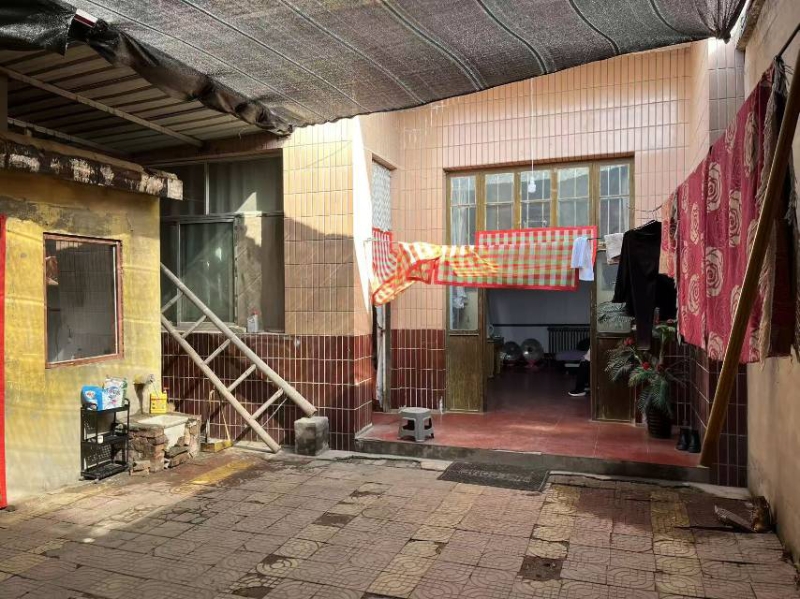 出售老一中附近独院2间售价38万有证（第 1 张）