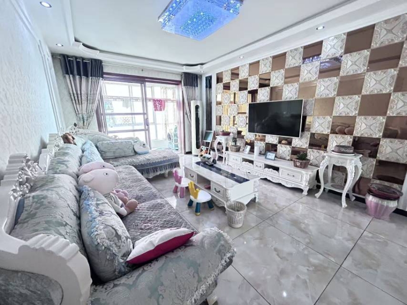 出售 盛世 华都 130平 精装修 领包入住 首付8万 全款69万 可议价（第 3 张）