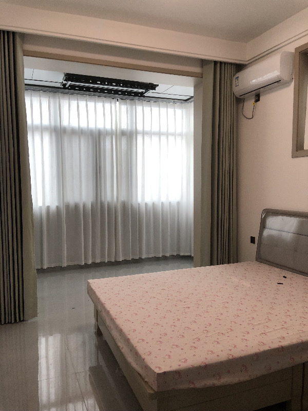 三室两厅一厨一卫，新房新家具，位置在县中心（第 2 张）