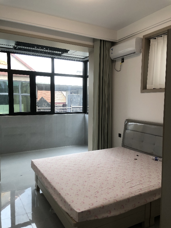 三室一厅一厨一卫，新房新家具，位置在县中心（第 2 张）