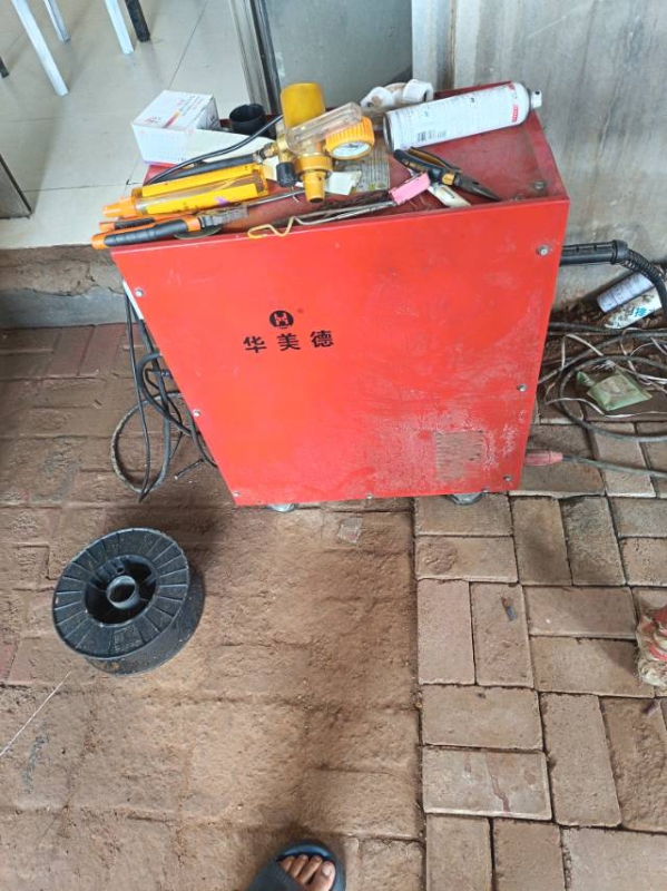 200二保焊一体机，华美德NBC-200，380V，机器成色还行，用过一段时间，（第 3 张）