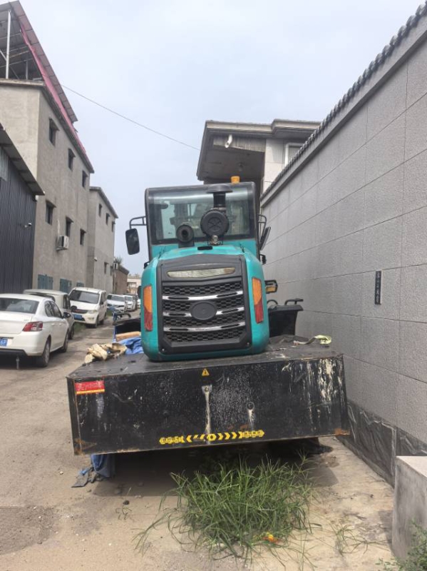 2025年6月份购置只使用了2个月

配置清单：
5吨国标四驱越野叉车：云内41（第 1 张）
