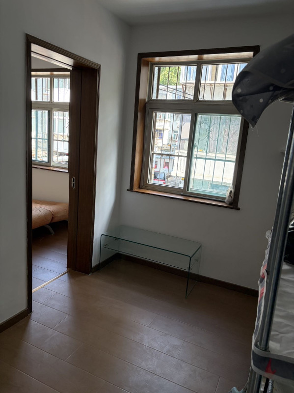 临近丛台区实验小学，二十三中学，校区房。房内干净整洁。（第 3 张）