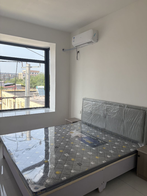 🏠楼房出租
自家全新自建房，首租，干净清爽。
📍位置：菜市场附近
✨ 三室两（第 7 张）