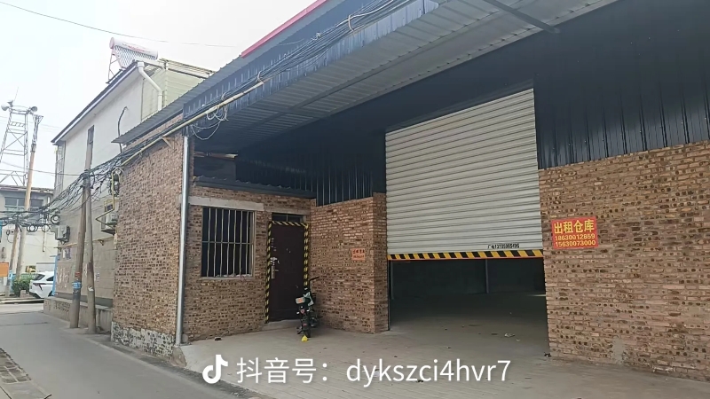 西睢宁大街，街口，临街门，300平米水电齐全，有小屋，有厕所，四方四正，电动卷帘（第 4 张）