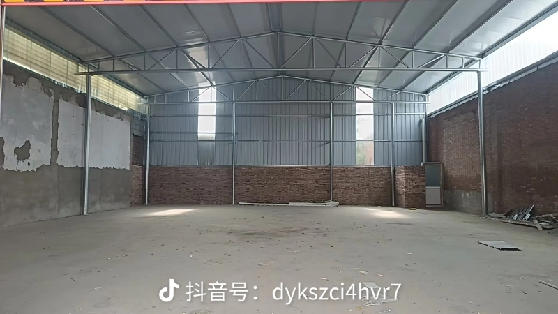 西睢宁大街，街口，临街门，300平米水电齐全，有小屋，有厕所，四方四正，电动卷帘（第 2 张）
