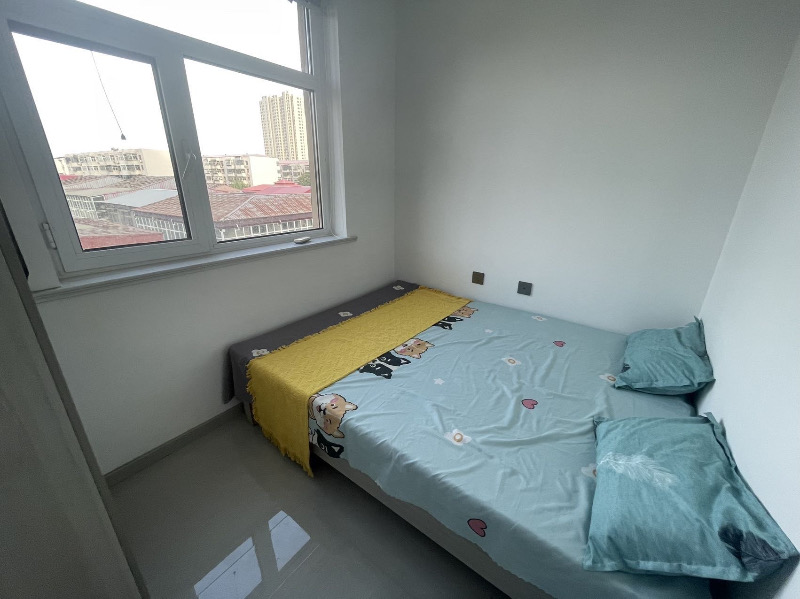 合租房纯女生，美乐城旁边，一口价300，民水民电，家具家电齐全，密码锁，公共区域（第 4 张）