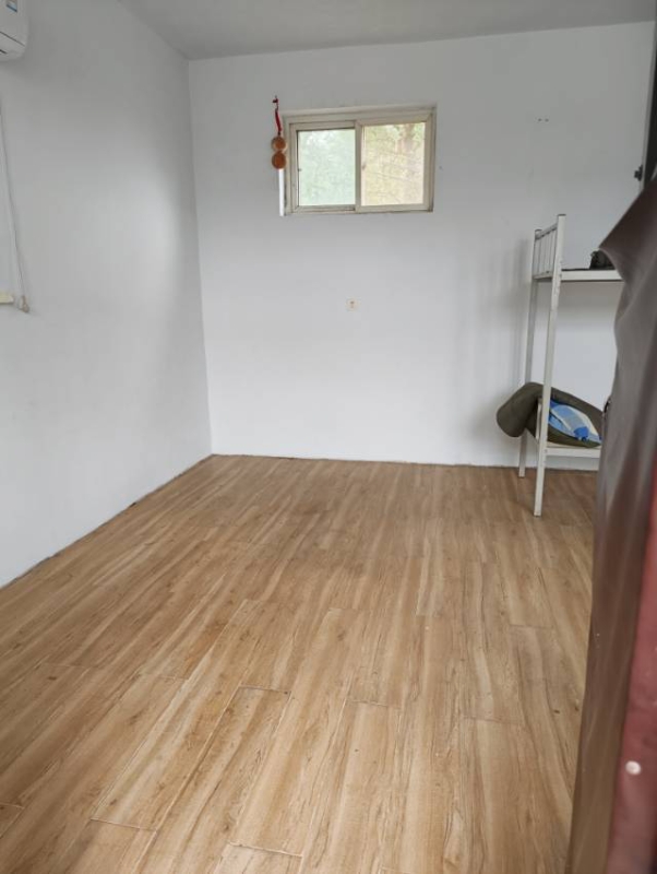 第三实验学校附近出租独院二层(三个房间)，设施配套齐全，可单租可整租。具体位置在（第 3 张）