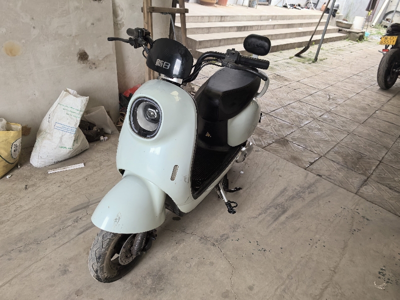 新日电摩，60V20A电池 不能上牌 一出停车歪倒裂痕 前碟后鼓刹车，三速，一键（第 5 张）