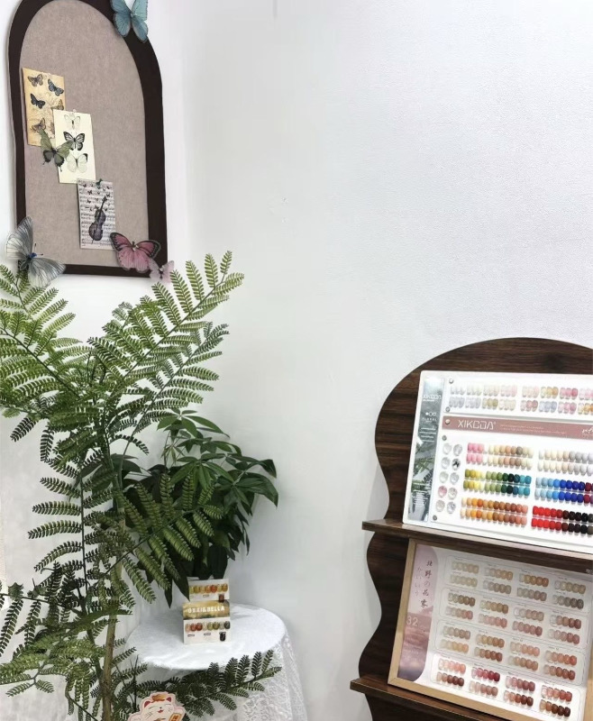 美甲店转让 
🤗 因店里项目增多. 店铺需要搬迁～ 
不得不将本店转让.  店（第 1 张）