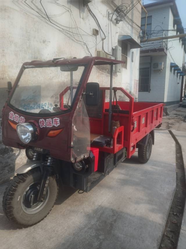 老胡出租车
三轮车在河北铺市场附近（第 2 张）