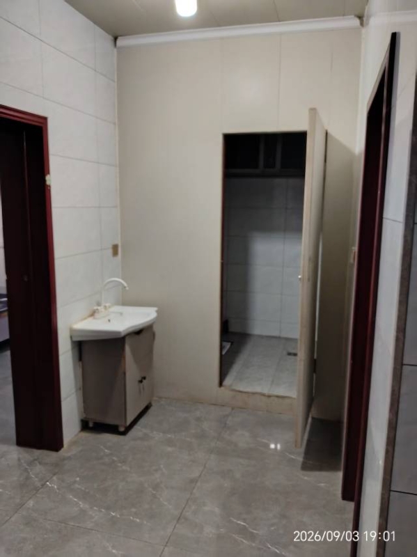 出租：建设街北自建房 三室一厅，水，电齐全，家具家电 空调，天燃气齐全，拎包入住（第 2 张）