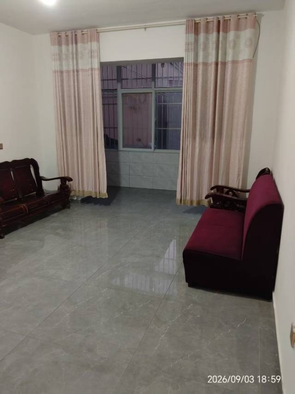 出租：建设街北自建房 三室一厅，水，电齐全，家具家电 空调，天燃气齐全，拎包入住（第 6 张）