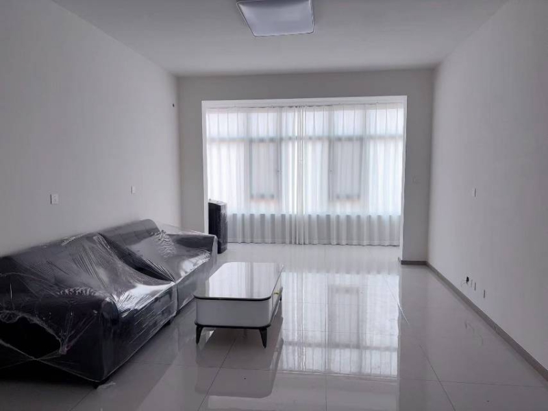 🏠楼房出租
自家全新自建房，首租，干净清爽。
📍位置：菜市场附近
✨ 三室两（第 1 张）