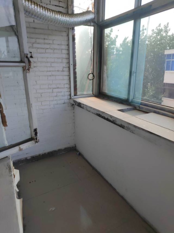 面积56.6，两室一厅，步梯四楼，300一月，压一付一（第 5 张）