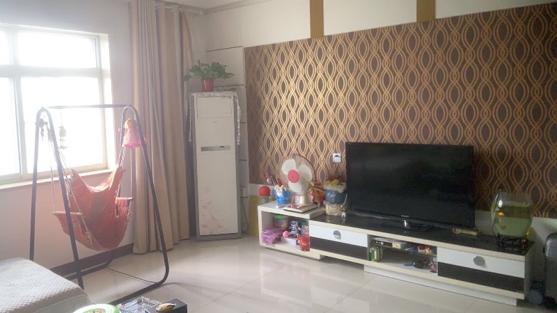 出租：鸡泽县鑫泽花园，实验小学学区房，紧邻实验小学不用接送孩子，五楼，130平，（第 2 张）