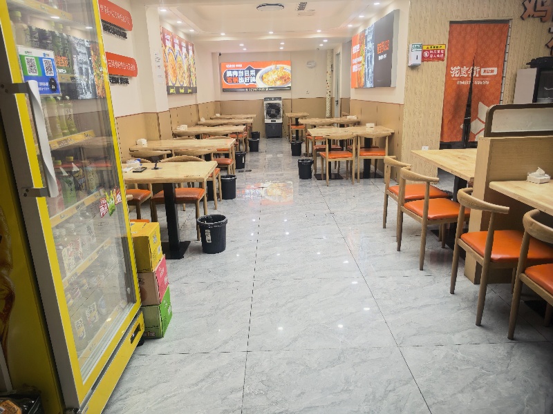 因孩子上学原因不能继续经营，转让鸡公煲店，有意联系（第 1 张）