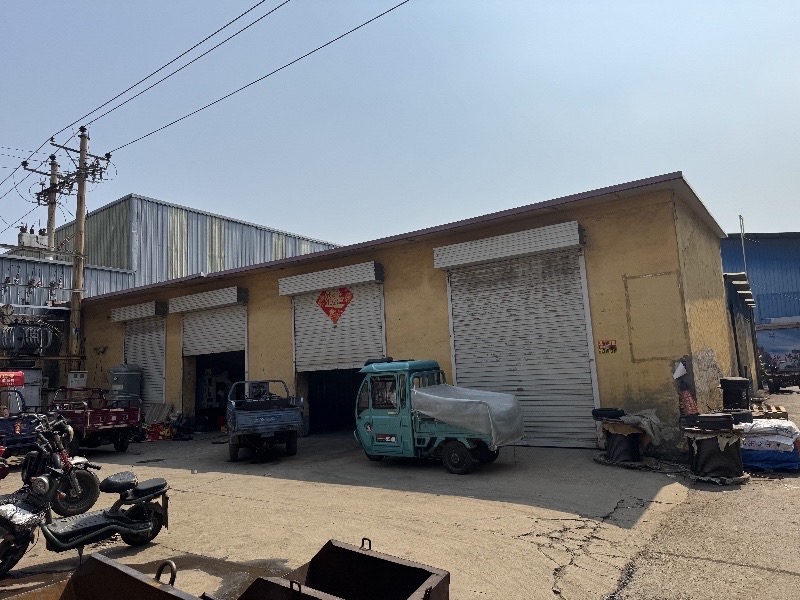 西滩头二环红绿灯东行50米路南天强紧固件院内有1间门市，适合做机加工，有意向的联（第 1 张）