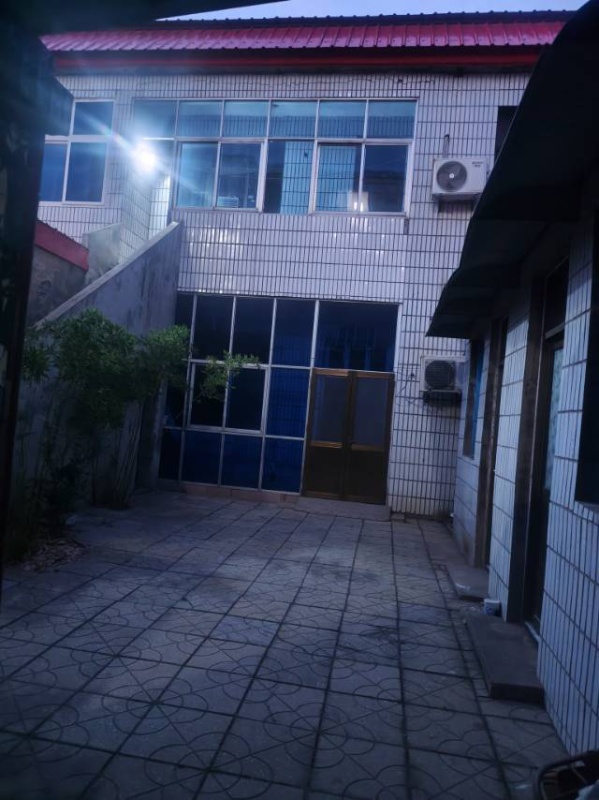 房东直租158:  租金下调310，品质升级19。独院296，上下楼，两间配房，（第 5 张）