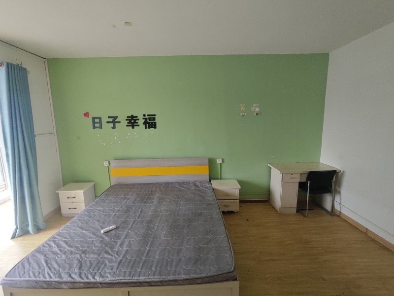 美乐城附近房间空间宽敞，带全景落地窗，采光通透，视野很棒，室内配套齐全：1.8米（第 1 张）