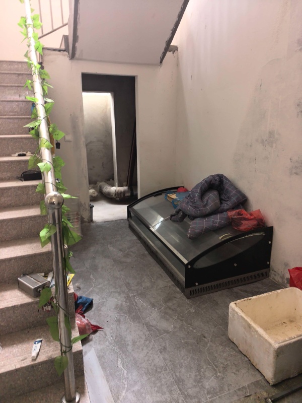 门市出租
科贸城对面荣盛江南锦苑底商门市上下层共173平米（第 5 张）