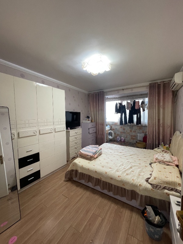 锦江花园小区单元房25层114平米，三室一厅，家具家电等生活用品齐全，拎包入住（第 3 张）