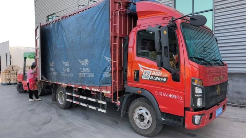 出售个人一手宽体高栏货车2024年12月份，豪沃悍将H3，宽体高栏4.2，车证一（第 1 张）