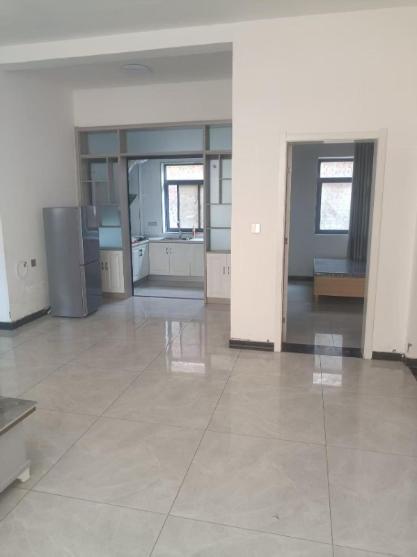 房屋出租
东关东菜市场红绿灯北东方城小区对面东城小学附近自建房三室两厅
 有简单（第 2 张）