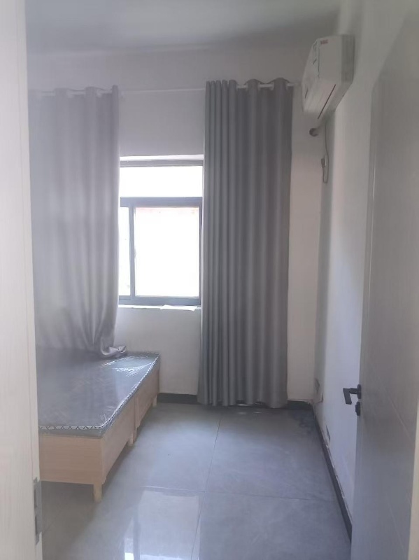 房屋出租
东关东菜市场红绿灯北东方城小区对面东城小学附近自建房三室两厅
 有简单（第 5 张）