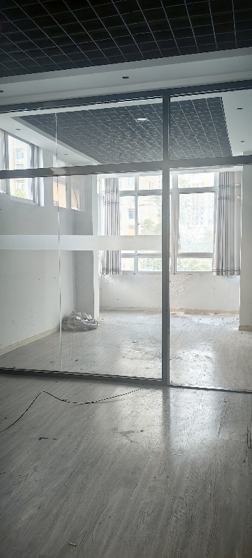 出租名关广源街大唐洺郡对面写字楼二楼，康健大药房楼上，交通便利，水电齐全，有意者（第 1 张）