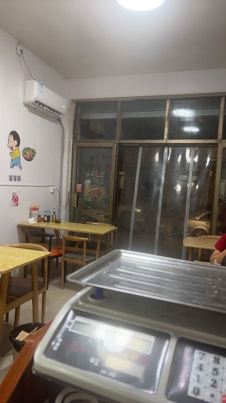 商业大楼后面小吃一条街，米线店转让（第 1 张）
