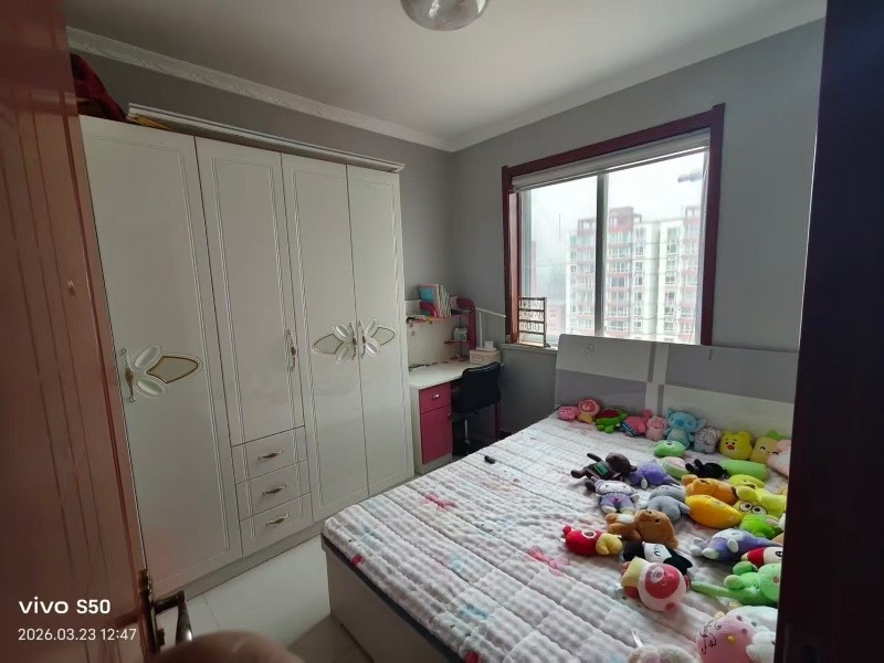 三室两厅一卫一厨，拎包入住，家具齐全。低价出售全款30（第 4 张）
