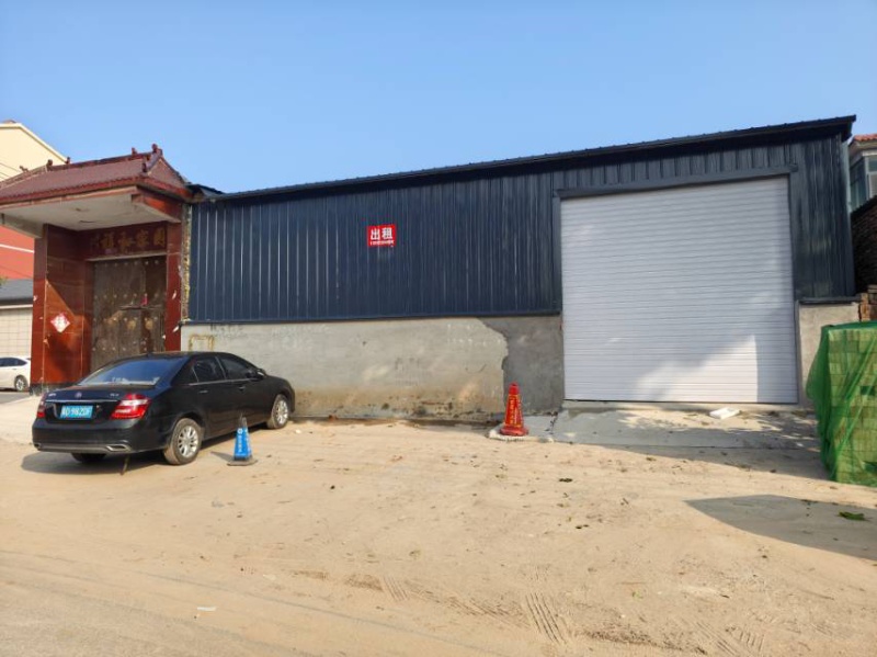 房/仓库 300㎡以上
仓库出租，面积350平，临街可做代加工。水电气齐全。现在（第 1 张）
