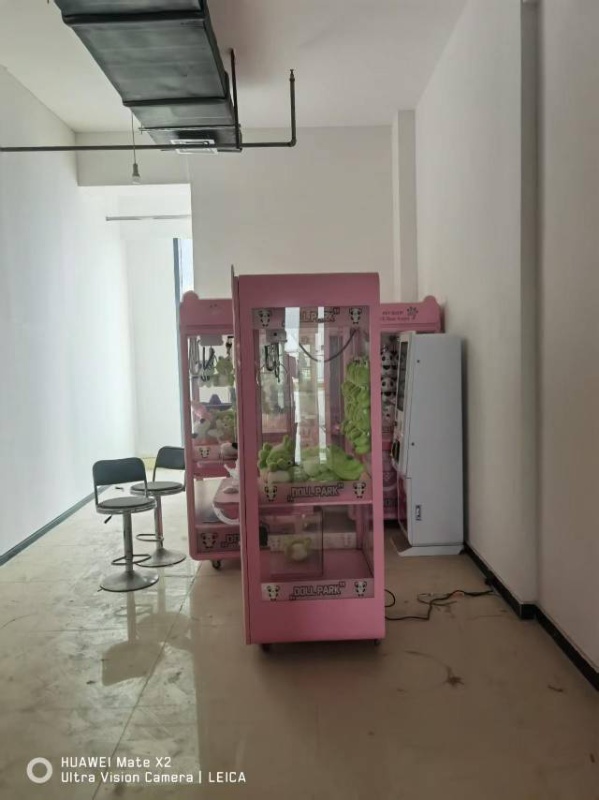 处理一批娃娃机，成色全新，一共5台，主机在内，打包价格优惠。需要自提。
提货地址（第 4 张）