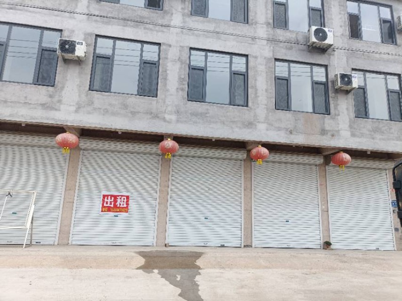 临凤城东路，门前能停车

电话（第 1 张）