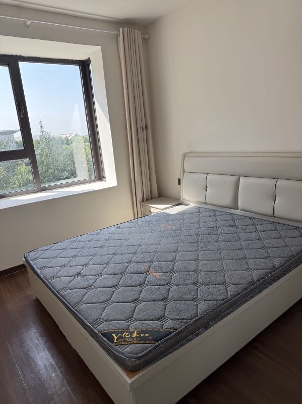 出租金越府小区，三室两厅两卫，家具，家电齐全，拎包入住（第 3 张）