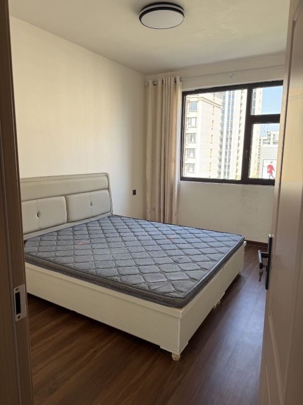 出租金越府小区，三室两厅两卫，家具，家电齐全，拎包入住（第 4 张）