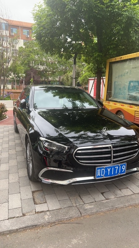 一辆自己的车e300，跑婚车，多少钱不重要，主要想沾沾喜气（第 1 张）