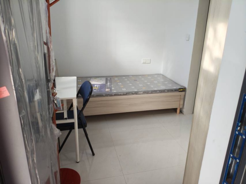 施庄村三实学校附近，新房新装修，地方宽敞临街房停车方便，南北通透，家具家电齐全，（第 9 张）