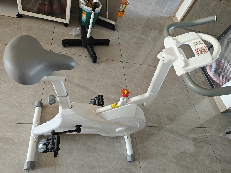 🚲自用闲置健身车转让
成色：9新/几乎全新，平时很少骑，落灰闲置，功能全部正常（第 4 张）